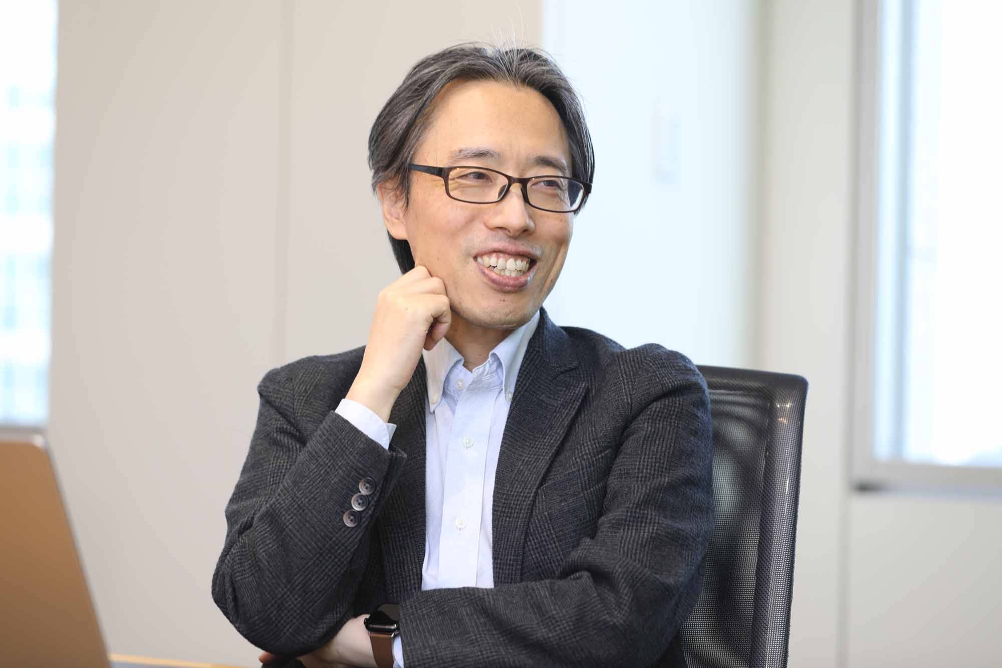 <b>保科学世氏</b><br>アクセンチュア株式会社　執行役員 データ&AIグループ日本統括　AIセンター長<br>アクセンチュアにてAI、アナリティクス部門の日本統括、およびデジタル変革の知見や技術を集結した拠点「アクセンチュア・イノベーション・ハブ東京」の共同統括を務める。『生成AI時代の「超」仕事術大全』をはじめ、AI、データサイエンスに関する著書、監修書多数。理学博士（2025年12月取材時）。
