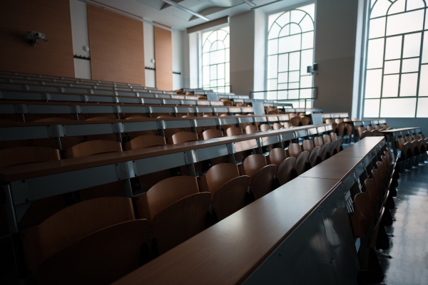 戦史研究に没頭するため大学の移籍を決断(写真:shutterstock)