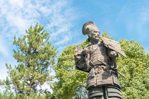 愛知県清須市にある織田信長の銅像(写真/Shutterstock)