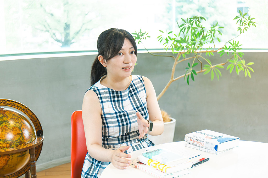 「よこしまな気持ちで文化人類学を目指しました」と話す大川内直子さん 「よこしまな気持ちで文化人類学を目指しました」と話す大川内直子さん