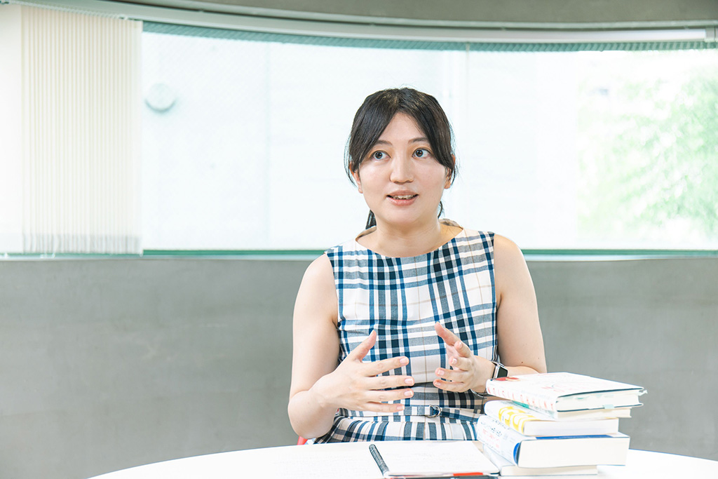 「文化人類学は自分たちが当たり前と思っていることを見直すツールになります」と話す大川内直子さん