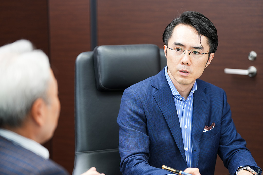 「分かってきたのは、多くの企業で変革がバラバラに進んでいるということでした」と話す宇田川氏