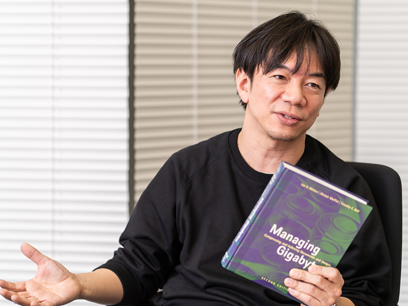 伊藤直也が通った、技術の「土台」となる3冊