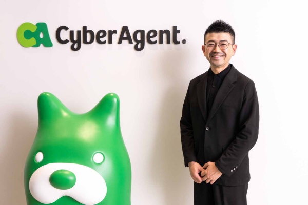 エヌ・ティ・ティ・ソフトウェア(現:NTTテクノクロス)で通信に関する経験を積んだのち、広がりつつあったインターネットの世界に引かれ2005年にサイバーエージェントに入社。アメーバブログの立ち上げ、ABEMA(旧AbemaTV)のローンチを技術面で支え続けた。2015年に執行役員に就任し、現在はサイバーエージェントの専務執行役員とAbemaTVの取締役を兼任する。 エヌ・ティ・ティ・ソフトウェア(現:NTTテクノクロス)で通信に関する経験を積んだのち、広がりつつあったインターネットの世界に引かれ2005年にサイバーエージェントに入社。アメーバブログの立ち上げ、ABEMA(旧AbemaTV)のローンチを技術面で支え続けた。2015年に執行役員に就任し、現在はサイバーエージェントの専務執行役員とAbemaTVの取締役を兼任する。