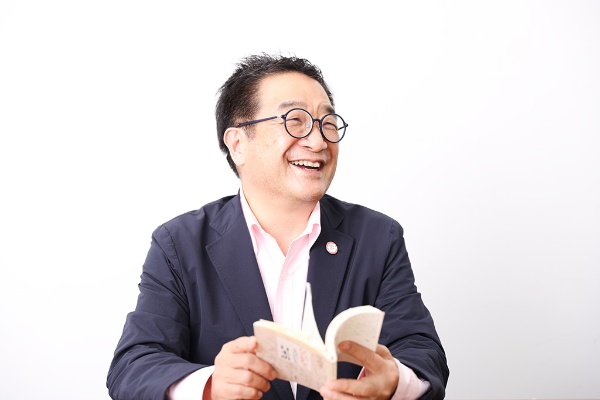 「自分のペンネームにも、分かりやすい日本語を使いたいという思いがありました」 「自分のペンネームにも、分かりやすい日本語を使いたいという思いがありました」