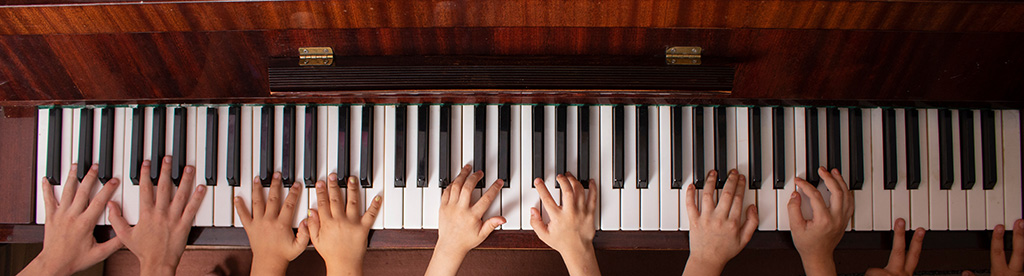 週末の時間や財源を、子どもたちが好きな音楽に投資したいと思ったのです（写真：Данияр Айбеков／stock.adobe.com）