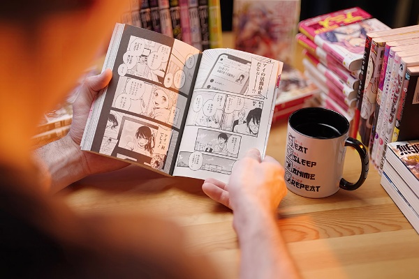 漫画はいまや、文字を読む習慣を養う教材として、親を大いに喜ばせる存在です(写真:Video_StockOrg/stock.adobe.com) 漫画はいまや、文字を読む習慣を養う教材として、親を大いに喜ばせる存在です(写真:Video_StockOrg/stock.adobe.com)
