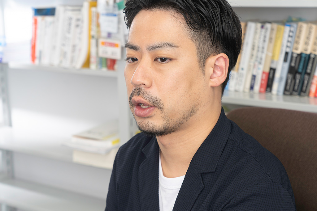 「若者たちは世の中の風潮に敏感に反応します」と話す舟津さん