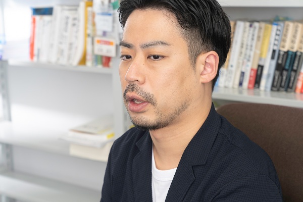 「若者たちは世の中の風潮に敏感に反応します」と話す舟津さん 「若者たちは世の中の風潮に敏感に反応します」と話す舟津さん
