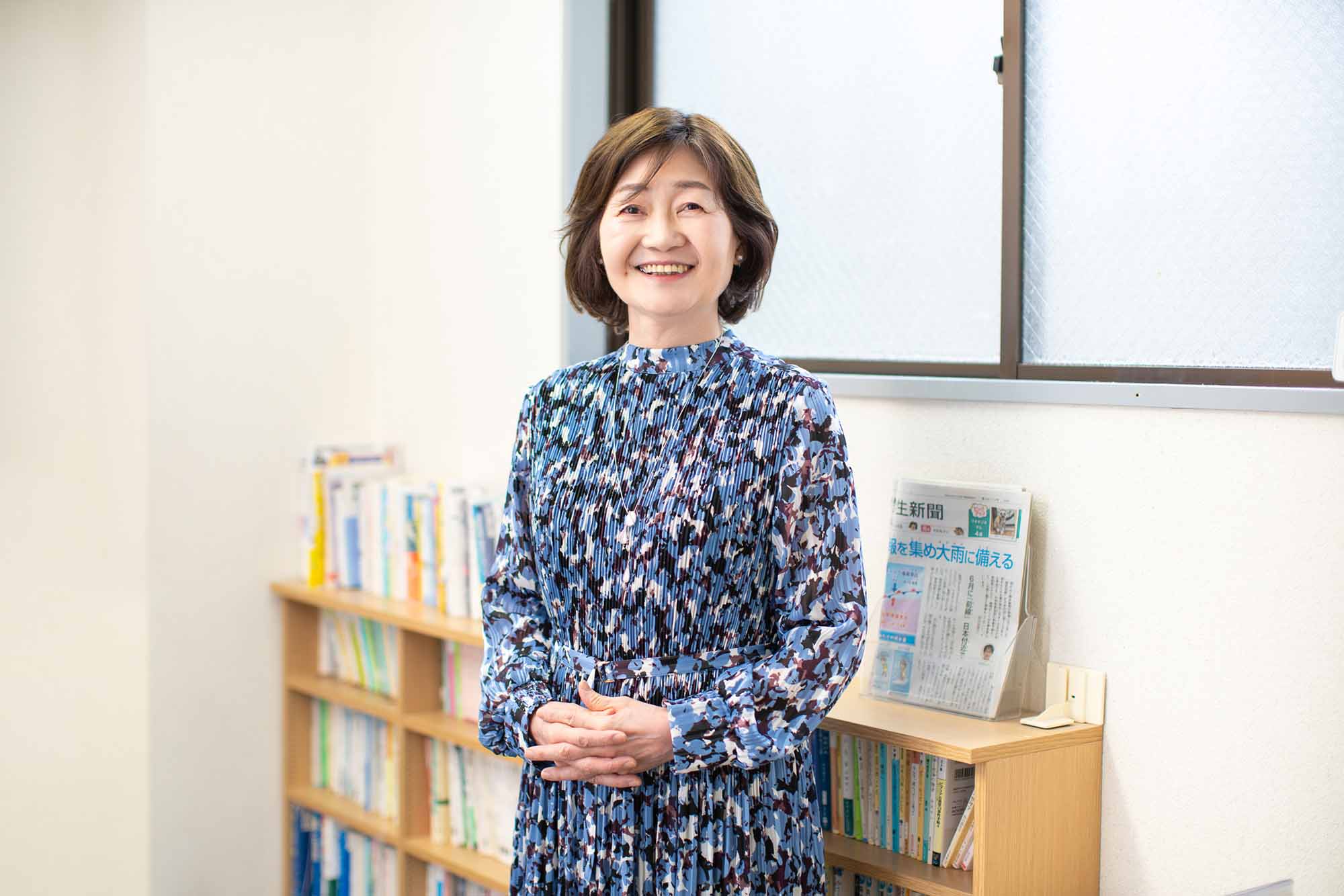 「パワポで資料を作れる子を見て『すごい』と思う親御さんは多いですよね。でも、スクラップ作りの方が楽しいって子も絶対いると思うんです。マジックで字を書いて、切り抜いて、一発勝負。何度でも作り直せるデジタルと違って、失敗も全部残る。そういうアナログの体験を取り上げてしまうのは、なんか酷だなって思ったりもします」