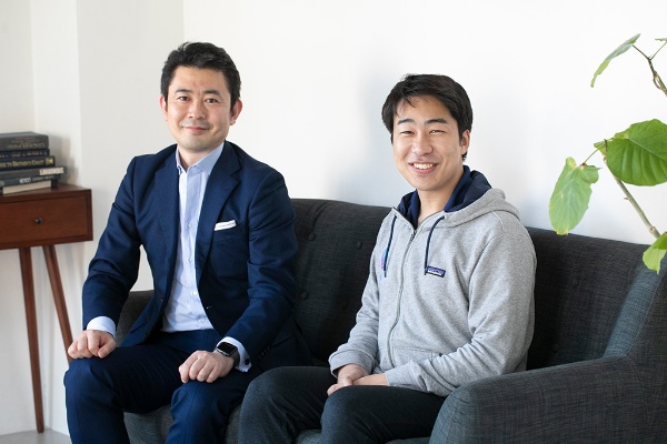 千野剛司さん(左)と日本発のパブリックブロックチェーンであるアスターネットワークをつくっている渡辺創太さん 千野剛司さん(左)と日本発のパブリックブロックチェーンであるアスターネットワークをつくっている渡辺創太さん