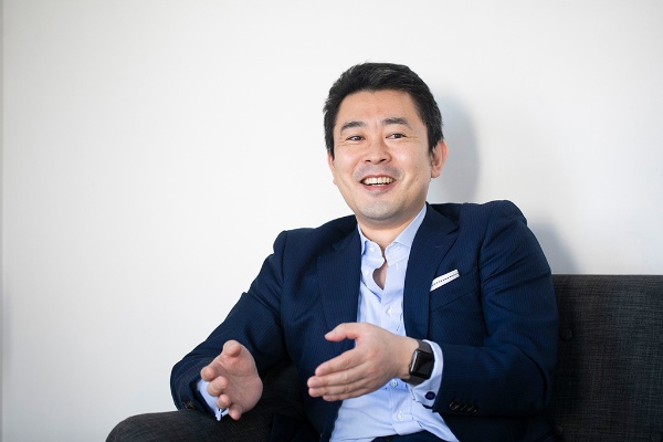 渡辺さんと語り合う千野さん 渡辺さんと語り合う千野さん