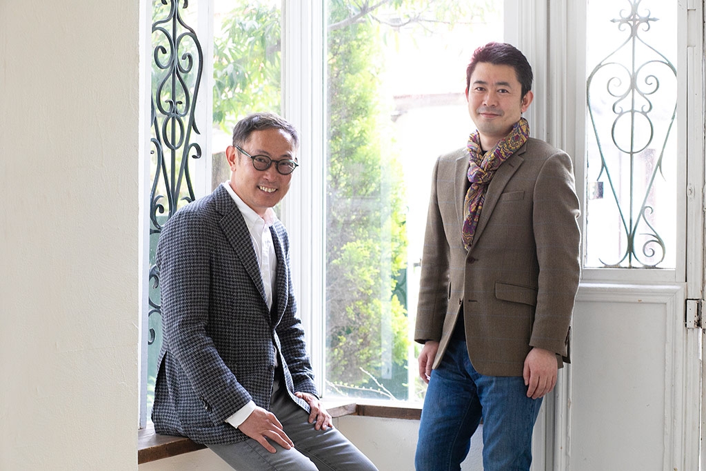 「Web3で求められるのは個人であって、組織ではない」と語る佐藤さん（左）と千野さん