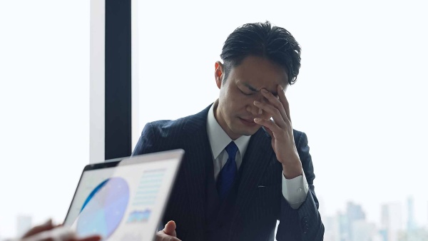 現代の管理職は、上に対しても、横に対しても、下に対しても、全方位的に細かな配慮を求められる(写真:metamorworks/stock.adobe.com) 現代の管理職は、上に対しても、横に対しても、下に対しても、全方位的に細かな配慮を求められる(写真:metamorworks/stock.adobe.com)