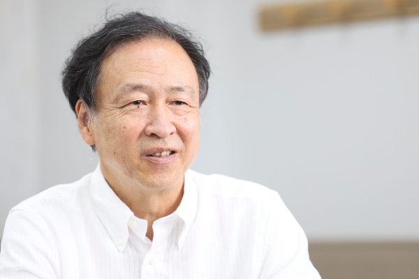 「『メタ認知』とは自分を監視カメラでモニタリングするようなもの」と語る榎本さん