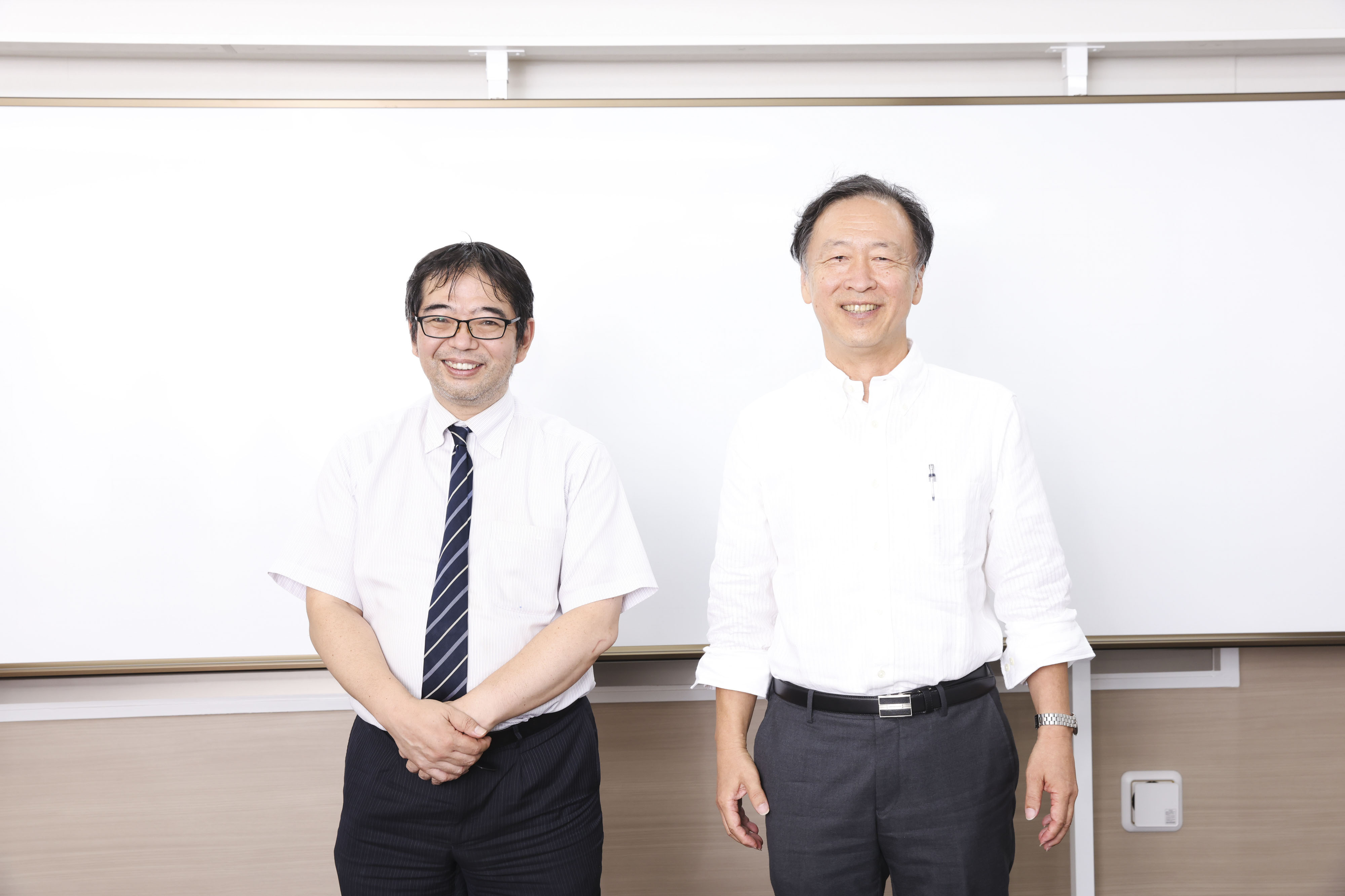 「SAPIXでは伝統的に国語を重視しています」という広野さん（左）と榎本さん