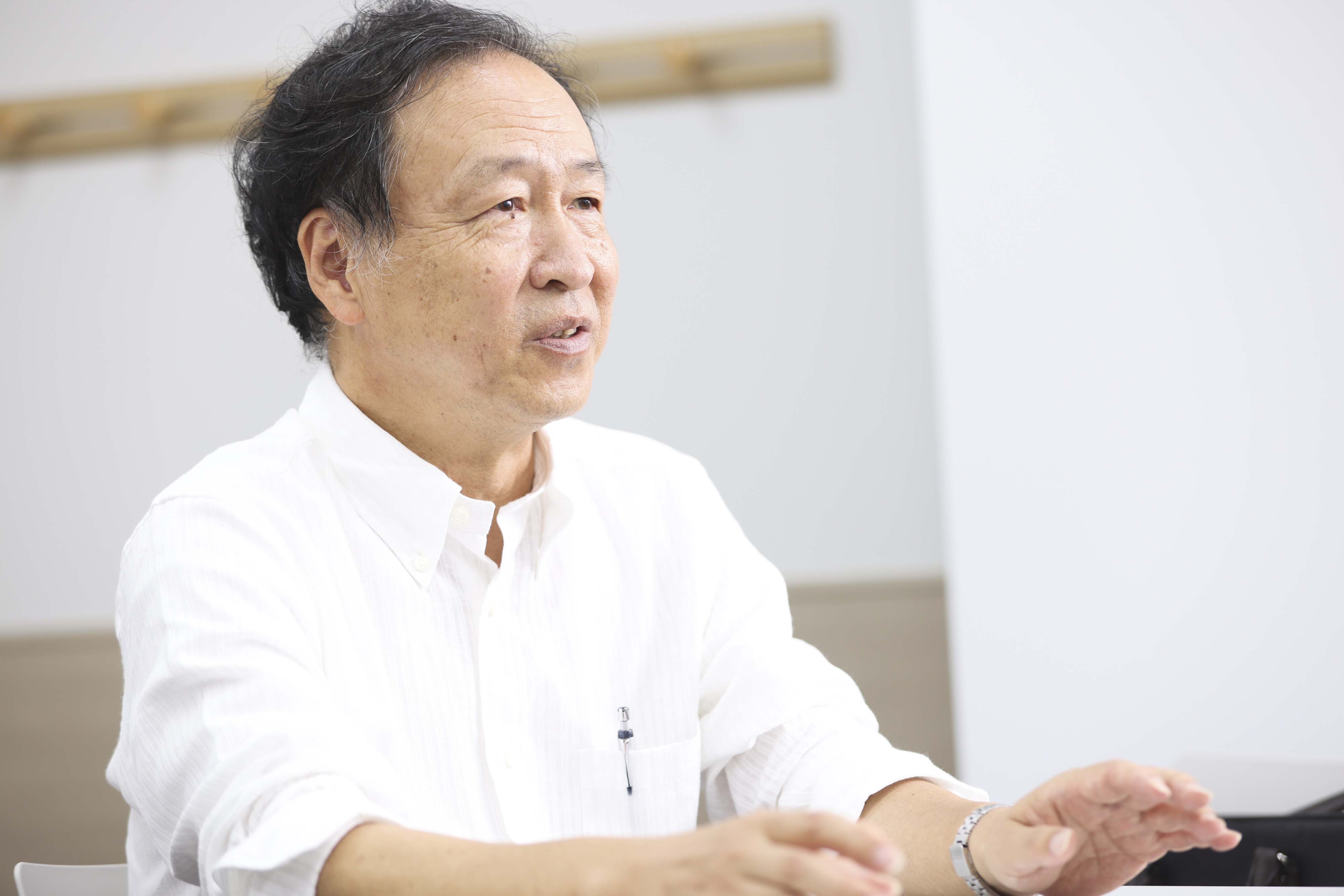 「親がとにかく褒めていると『思い通りにならない状態を持ちこたえる力』が鍛えられません」と話す榎本さん