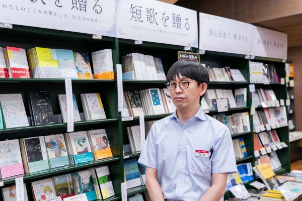 三省堂書店本店のリニューアルチームでリーダー補佐を務める営業推進部次長の岡田健太郎さん