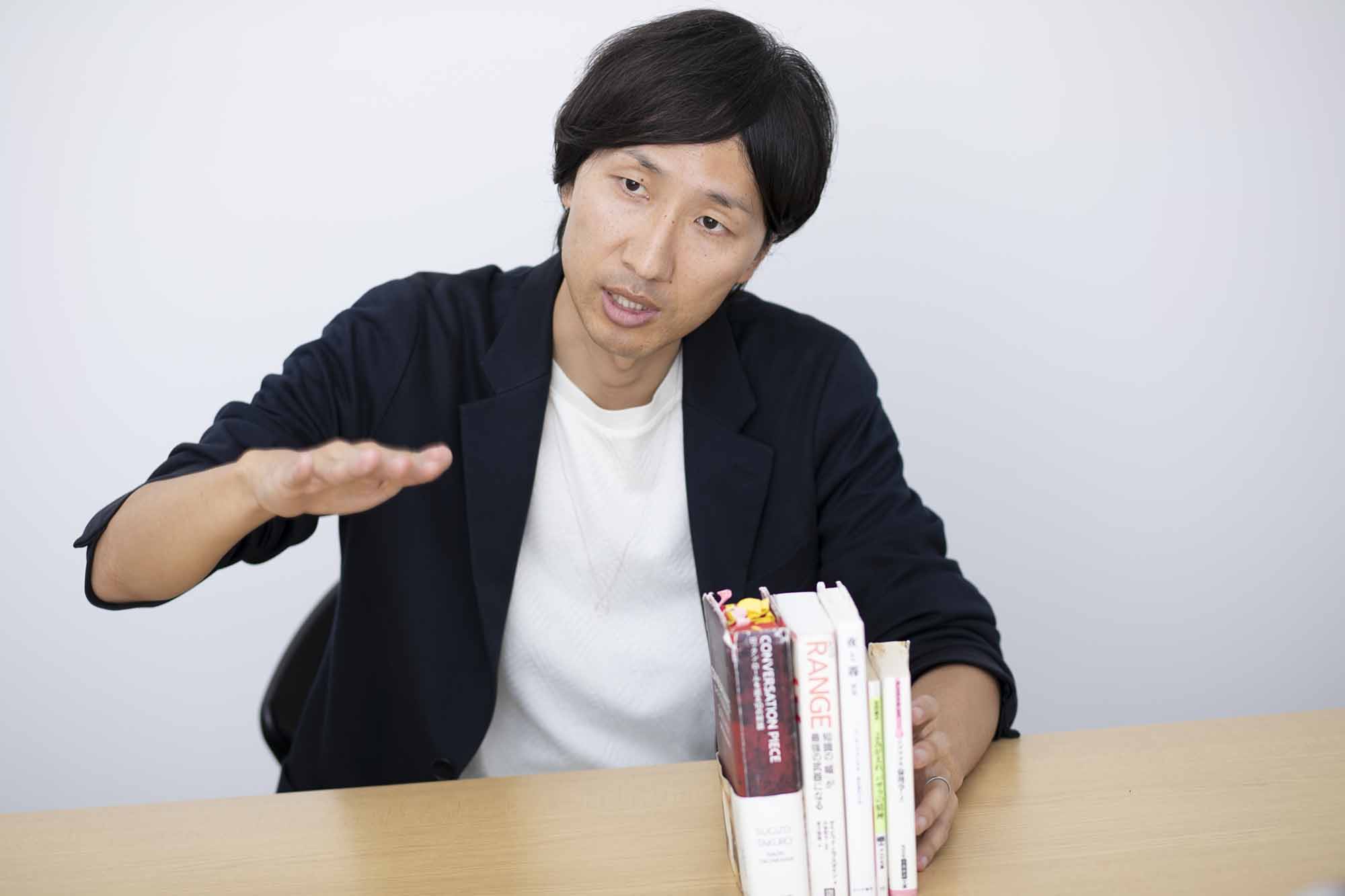 『70％で働く 「もっと頑張る」から脱出する働き方の思考法』の考え方の支えになっているのは、一見キャリアとは無関係の本たち