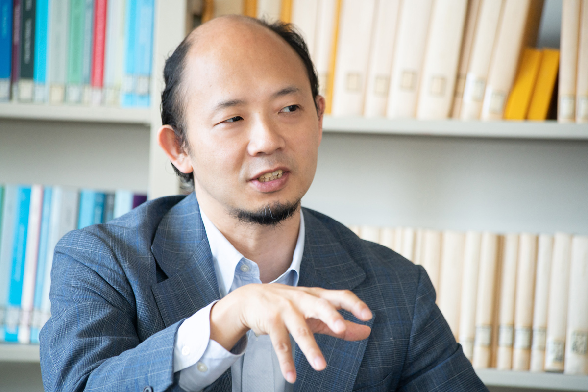 羽生田慶介(はにゅうだ・けいすけ)<br>オウルズコンサルティンググループ代表。経済産業省大臣官房臨時専門アドバイザー、一般社団法人エシカル協会理事、認定NPO法人フェアトレード・ラベル・ジャパン理事、認定NPO法人ACE理事、一般社団法人グラミン日本顧問など多数の役職を務める。著書に『すべての企業人のためのビジネスと人権入門』『稼げるFTA大全』(ともに日経BP)などがある。