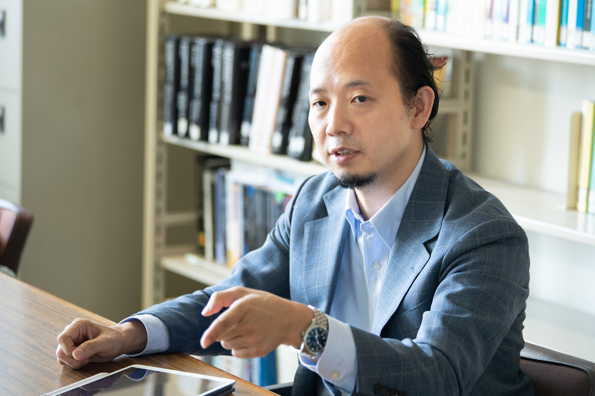 羽生田慶介(はにゅうだ・けいすけ)<br>オウルズコンサルティンググループ代表。経済産業省大臣官房臨時専門アドバイザー、一般社団法人エシカル協会理事、認定NPO法人フェアトレード・ラベル・ジャパン理事、認定NPO法人ACE理事、一般社団法人グラミン日本顧問など多数の役職を務める。著書に『すべての企業人のためのビジネスと人権入門』『稼げるFTA大全』(ともに日経BP)などがある。