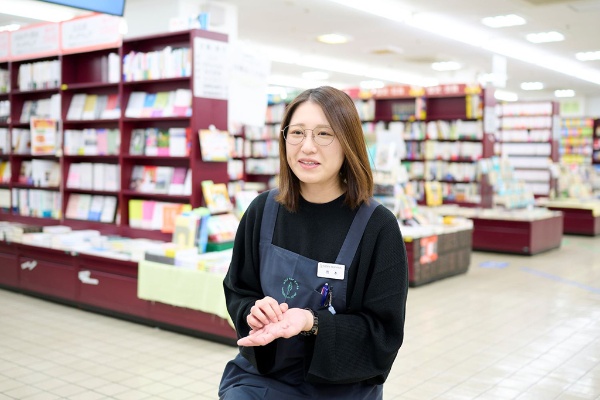 早稲田大学生協ブックセンターの橋本歩さん 早稲田大学生協ブックセンターの橋本歩さん