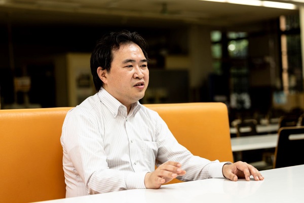東京大学消費生活協同組合 本郷書籍部店長の竹原昌樹さん 東京大学消費生活協同組合 本郷書籍部店長の竹原昌樹さん