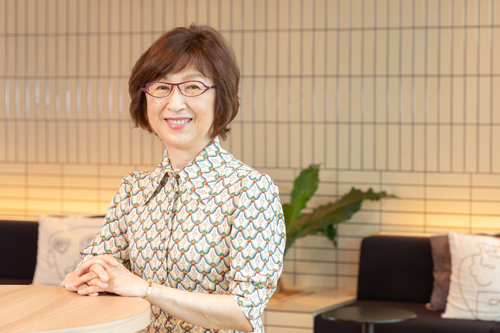 起業する以前からオリックスの宮内義彦さんと親交のあるディー・エヌ・エ―（DeNA）の南場智子会長（写真：菅野 勝男）