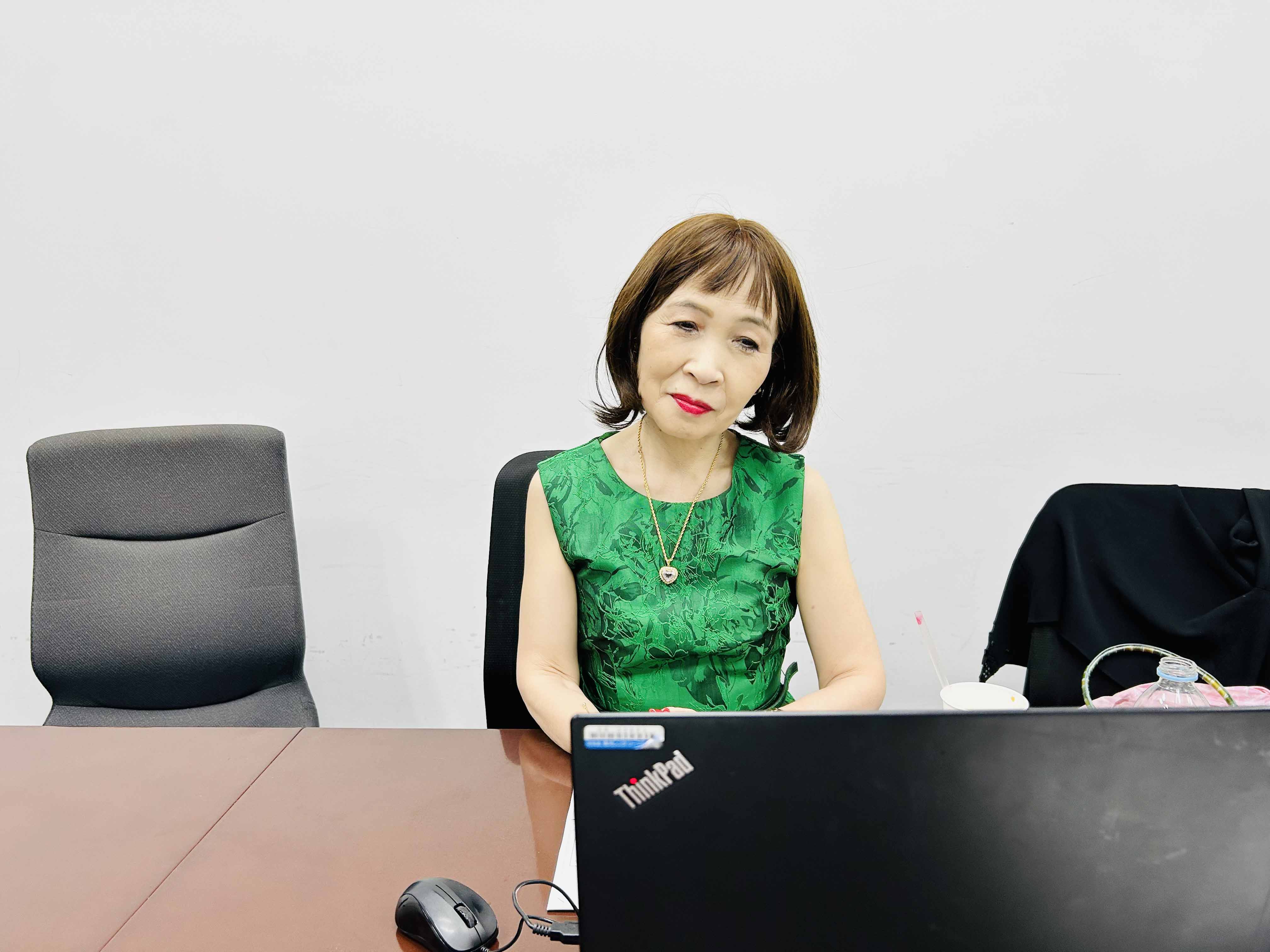 臼井由妃×土井英司 「やめるべきことリスト」が生む自由 | 日経BOOKプラス