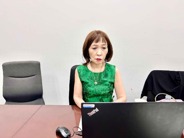 「あえて『過去に挫折したことをもう一度やってみる』のもいい」と言う臼井さん。対談はオンラインで行われた