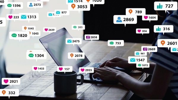 SNSのバズは一過性の認知としてすぐに戻ってしまう(写真/Shutterstock) SNSのバズは一過性の認知としてすぐに戻ってしまう(写真/Shutterstock)