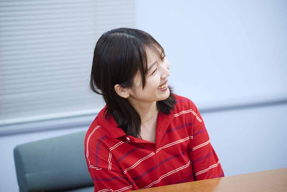 「もうね…みんなどうしてるんだろうなって思いますね。本棚に入りきらず、打つ手もなく。とはいえ、『読まなくちゃ』というプレッシャーはあまりないです」