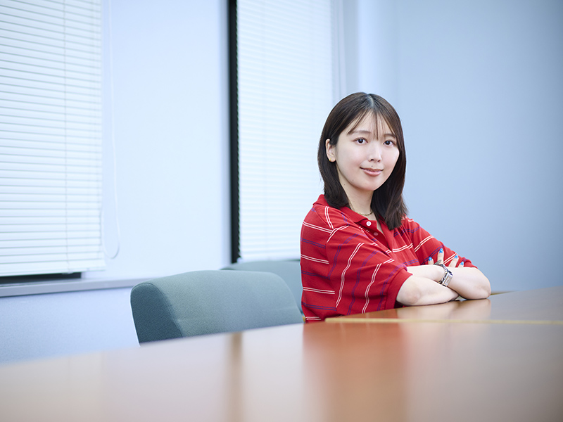 文芸評論家・三宅香帆　「夫婦」の違和感を読む