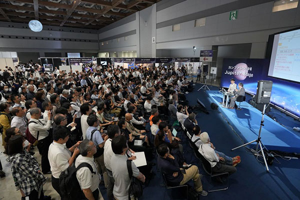 今年のSPEXAで講演する著者2人（写真：SPEXA）