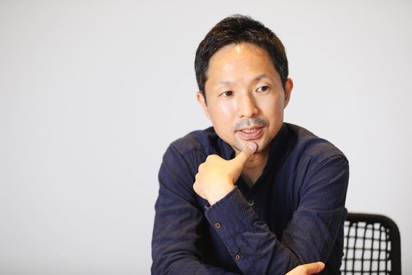 <span class="fontBold">荒木 博行(あらき・ひろゆき)<br> 株式会社学びデザイン代表取締役社長</span><br>住友商事、グロービス(経営大学院副研究科長)を経て、株式会社学びデザインを設立。フライヤー アドバイザー兼エバンジェリスト、武蔵野大学アントレプレナーシップ学部教授、金沢工業大学大学院イノベーションマネジメント研究科客員教授、グロービス講師、絵本ナビ社外取締役、Book Cafe 女川プロデューサー、COAS ホースコーチング プログラムディレクターなどを務める。著書に『藁を手に旅に出よう』(文藝春秋)、『見るだけでわかる! ビジネス書図鑑』シリーズ(ディスカヴァー・トゥエンティワン)、『世界「倒産」図鑑』『世界「失敗」製品図鑑』(日経BP)など多数。</a>