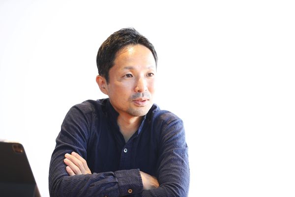<span class="fontBold">荒木 博行(あらき・ひろゆき)<br> 株式会社学びデザイン代表取締役社長</span><br>住友商事、グロービス(経営大学院副研究科長)を経て、株式会社学びデザインを設立。フライヤー アドバイザー兼エバンジェリスト、武蔵野大学アントレプレナーシップ学部教授、金沢工業大学大学院イノベーションマネジメント研究科客員教授、グロービス講師、絵本ナビ社外取締役、Book Cafe 女川プロデューサー、COAS ホースコーチング プログラムディレクターなどを務める。著書に『藁を手に旅に出よう』(文藝春秋)、『見るだけでわかる! ビジネス書図鑑』シリーズ(ディスカヴァー・トゥエンティワン)、『世界「倒産」図鑑』『世界「失敗」製品図鑑』(日経BP)など多数。</a>
