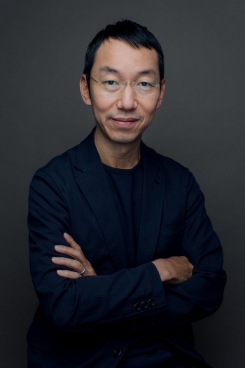 <span class="fontBold">山口周(やまぐち・しゅう)氏<br/>独立研究者、著作家、パブリックスピーカー</span><br>1970年東京都生まれ。慶応義塾大学大学院文学研究科美学美術史学専攻修士課程修了。電通、ボストン・コンサルティング・グループ(BCG)、コーン・フェリー・ジャパンなどで戦略策定、文化政策、組織開発などに従事。現在、ライプニッツ代表。著書に『世界のエリートはなぜ「美意識」を鍛えるのか?』(光文社新書)、『ビジネスの未来』(プレジデント社)など。</a>
