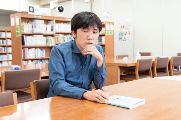 「身体的な条件の異なる人たちが関わり合っていくことの面白さ、豊かさ。そこに気づかせてくれる。それは、まさに特別支援学校との交流を通して、生徒たちがみんなで何かを探っていく感じに通じるように思えるのです」 「身体的な条件の異なる人たちが関わり合っていくことの面白さ、豊かさ。そこに気づかせてくれる。それは、まさに特別支援学校との交流を通して、生徒たちがみんなで何かを探っていく感じに通じるように思えるのです」