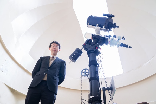 「『物理が分かると、こんなふうに物の見方が変わるなんて知らなかった。こんなに楽しめるなんて思ってもいなかった』。そう生徒たちに感じてもらえることが私の物理教員としての目標の一つです」 「『物理が分かると、こんなふうに物の見方が変わるなんて知らなかった。こんなに楽しめるなんて思ってもいなかった』。そう生徒たちに感じてもらえることが私の物理教員としての目標の一つです」