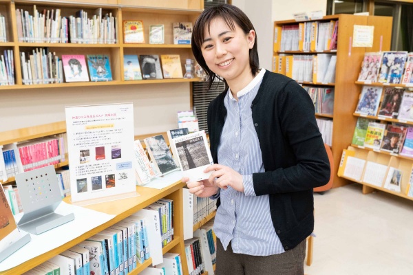 国際基督教大学高等学校の図書館にある、仲島先生のお薦め書籍コーナー