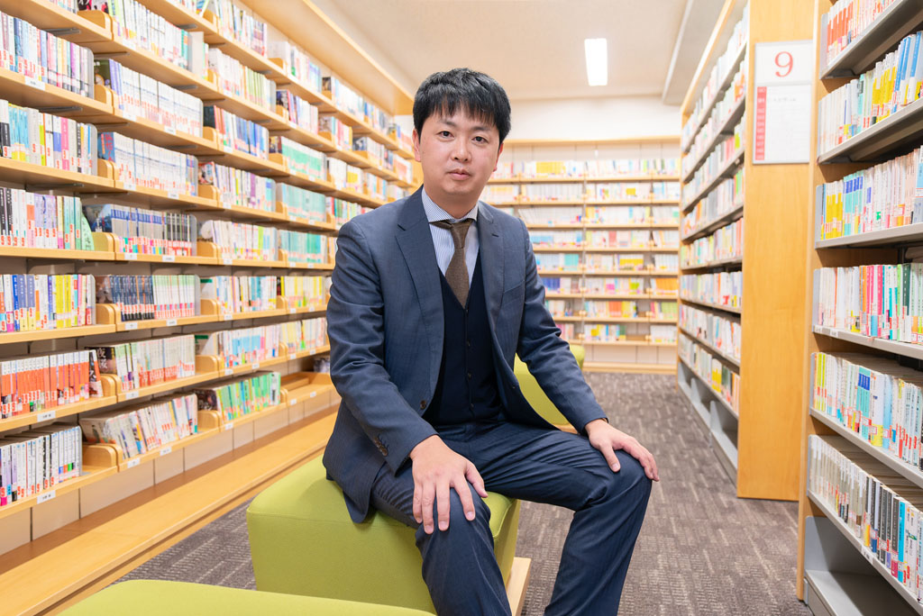 「読書を通じて得ることができるのは、知識だけではありません。生徒たちには、これからも心の糧になるような読書体験をたくさん積み重ねてほしいと願っています」 「読書を通じて得ることができるのは、知識だけではありません。生徒たちには、これからも心の糧になるような読書体験をたくさん積み重ねてほしいと願っています」