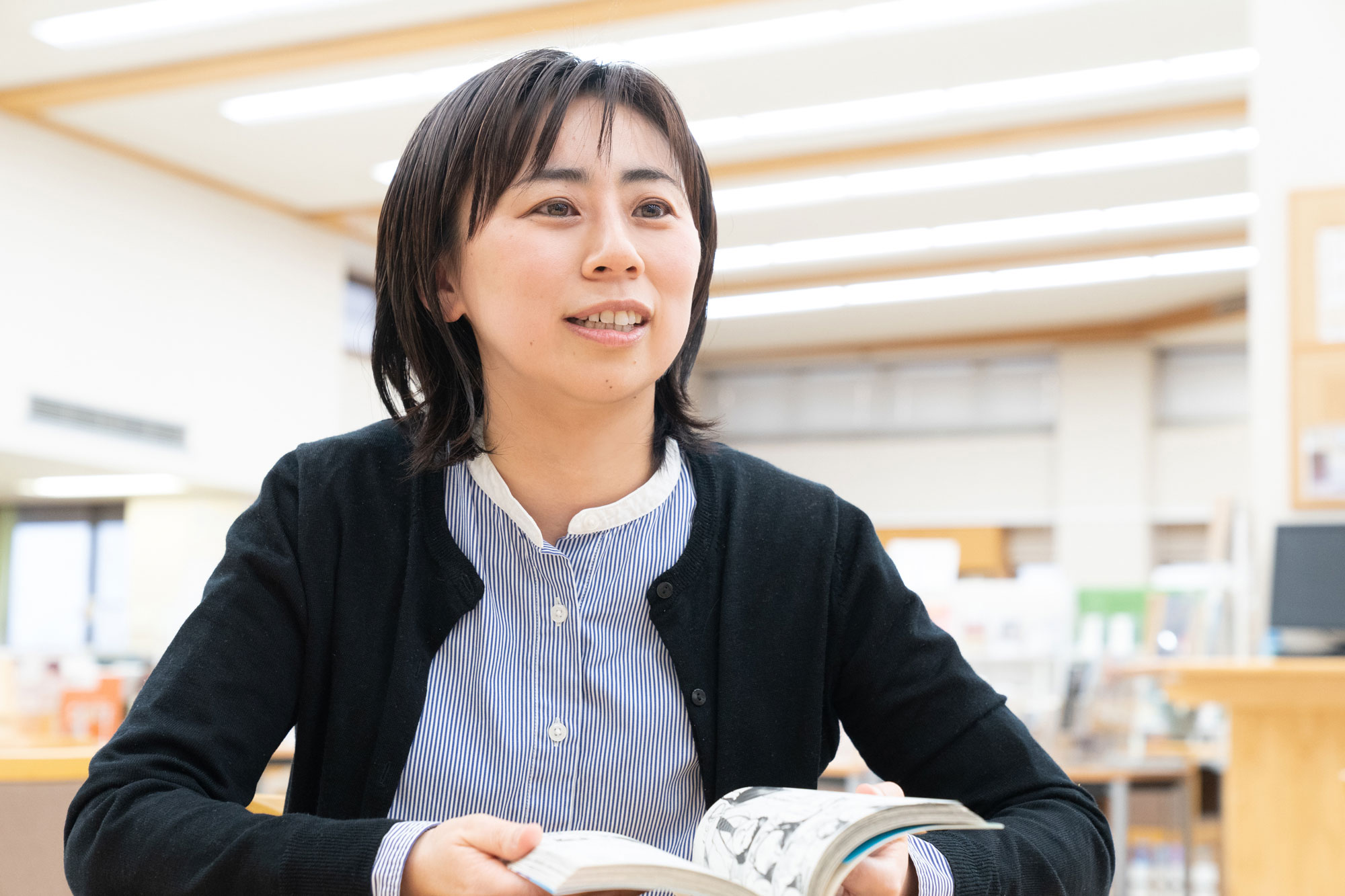 仲島ひとみ（なかじま　ひとみ）。国際基督教大学高等学校国語科教諭。1980年生まれ。東京大学卒業後、同大学院修士課程修了。ロンドン大学UCL Institute of Education留学。趣味はマンガを読むことと描くこと。著書に『それゆけ！論理さん』（野矢茂樹監修・筑摩書房）、『国語をめぐる冒険』（共著・岩波書店）、『中高生のための文章読本』（共編・筑摩書房）など