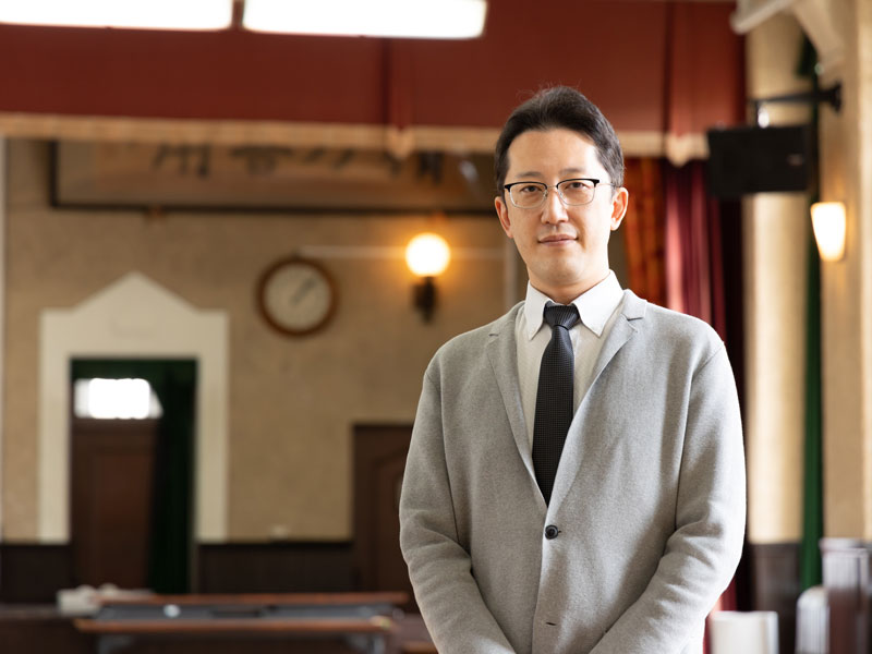 灘・井上教諭　読書を通して生徒の「当たり前」を揺さぶる