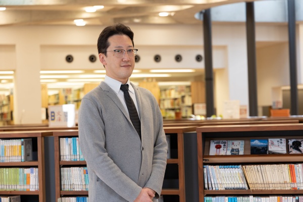 「生徒には、6年間に1冊でいいから心に刺さる本に出合ってもらいたい。20年後くらいに『学校で読んだあれ、よかったなあ』と振り返れる1冊があれば」