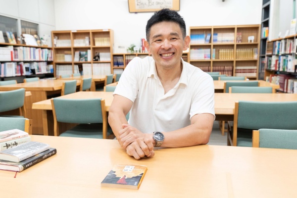 鎌田亨(かまたとおる)。開成中学校・高等学校 国語科教諭。1975年東京都生まれ。開成中学校、高等学校を経て、東京学芸大学を卒業、同大学院修了。趣味はオーボエ、ワイン、読書。現在、高校2年生を担任