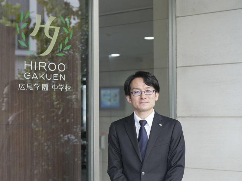 広尾学園・岸田教諭 古典のハードルをぐんと下げてくれる本 | 日経BOOK