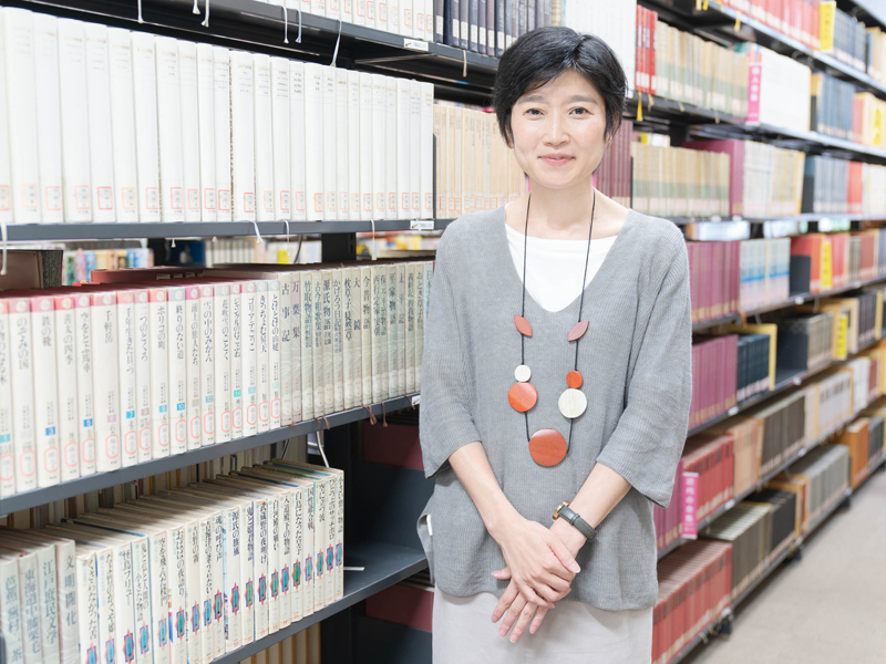 フェリス阿部教諭　生徒に教わった「社会の先生にお薦めの本」