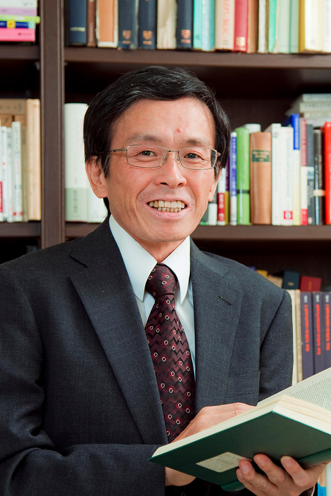 「事実を告げるときの医師の言い方にも問題がある」と語る岸見さん 「事実を告げるときの医師の言い方にも問題がある」と語る岸見さん