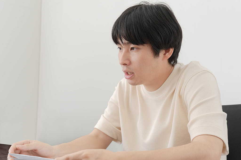 「岡本太郎さんは誰もが隠したいと思っている感情を暴き、『それは違うだろう』と指摘してきます」 「岡本太郎さんは誰もが隠したいと思っている感情を暴き、『それは違うだろう』と指摘してきます」