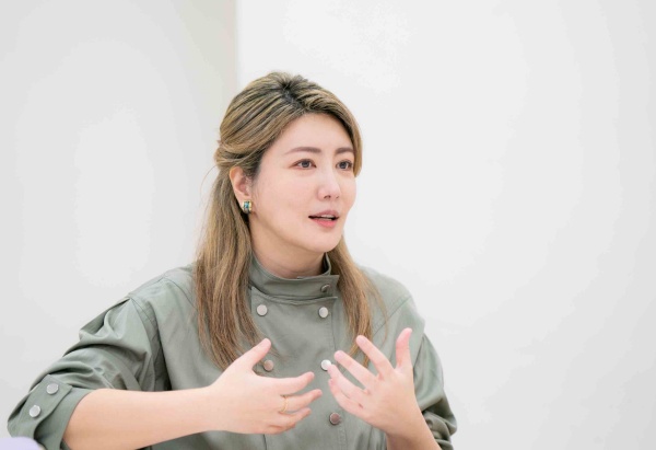「テレビ初出演のときは小杉氏のフォローで救われた」と語る中野氏